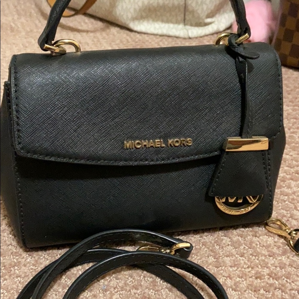 Michael Kors Mini Ava
